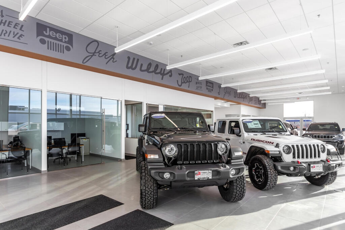 Jeep Dealership Forest Lake EFH Realty Advisors Inc.