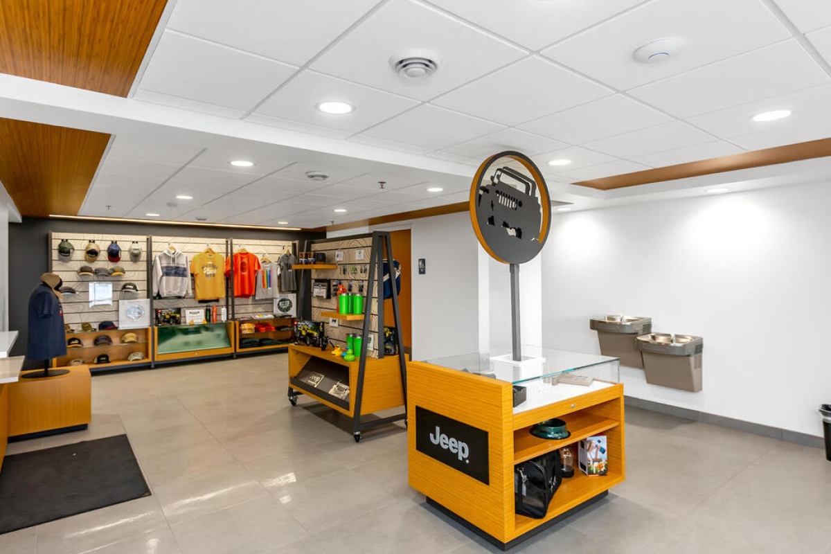 Jeep Dealership Forest Lake EFH Realty Advisors Inc.